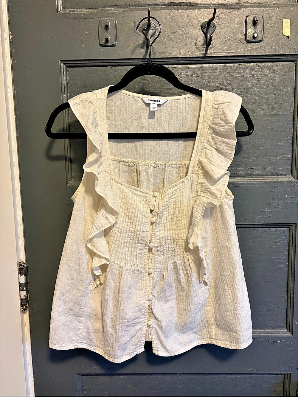 Express Ruffle Blouse in Cream Size S Like New